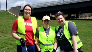 Volunteers clean up trash in downtown Bettendorf