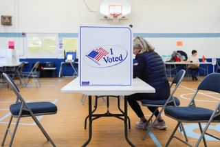 Virginia voters OK a Democratic effort to redraw the state's congressional map