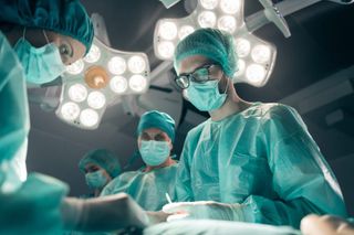 Illinois bill to require surgical technician certification