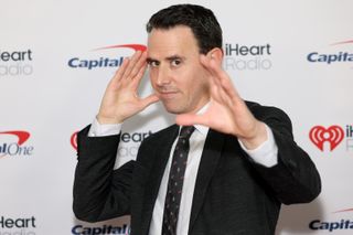 Can a mentalist trick Trump? Oz Pearlman will try in a room full of journalists