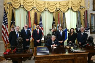 Israel-Lebanon ceasefire is extended by 3 weeks as tensions rise in Strait of Hormuz