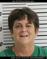 Woman who set fire at Davenport Kwik Star enters plea, sentenced to probation