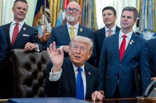 Trump gives the go-ahead for a major new Canada-U.S. oil pipeline