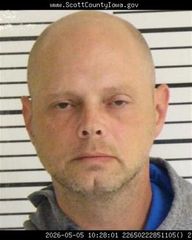 Davenport man arrested after allegedly asking minor for nude photo over Instagram