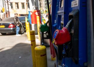 Poll: Trump blamed for gas prices as Democrats gain midterm edge