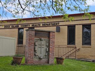 Rock Island County Health Department offering STI screenings and Narcan kits