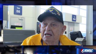  102-year-old WWII veteran honored at 65th Honor Flight of the Quad Cities 