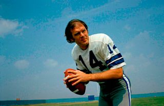 Craig Morton, former quarterback for Cowboys and Broncos, dies at 83