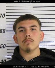 Davenport teen charged with robbery, burglary after assault