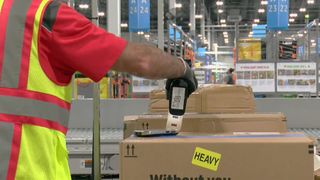 Amazon dedicates last-mile Davenport facility