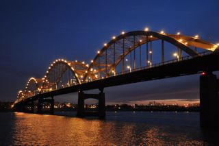 Centennial Bridge may be torn down for new Mississippi River crossing