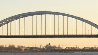  Future of Centennial Bridge sparks debate as DOT narrows options
