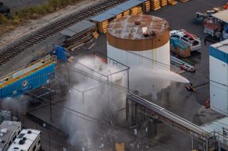 California chemical tank has cracked causing state of emergency, thousands to evacuate