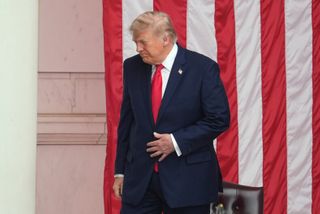 Trump to get "routine annual" medical exam 7 months after last visit to Walter Reed