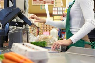 8 of 10 most common jobs pay below average: Federal data