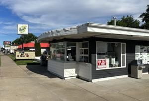 Bowlyou's Ice Cream reopens in Aledo on Friday