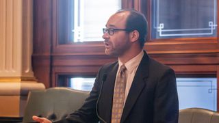  Illinois lawmakers pass landmark AI accountability bill