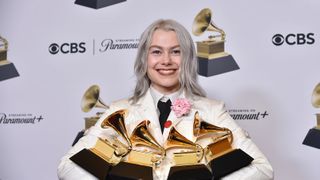  Phoebe Bridgers to play pop-up concert in Davenport