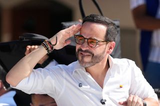 Right-wing candidate pulls ahead in first round of Colombia's presidential vote