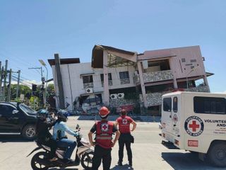 A 7.8 magnitude quake in the Philippines kills at least 16