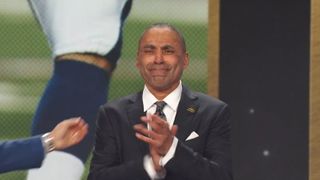  From Brady Street Stadium to Roger Craig Stadium, Davenport schools unanimously approves re-name after former football standout, turned NFL superstar  