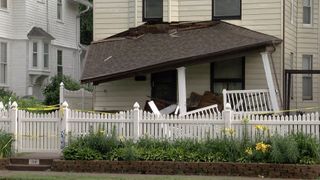 Stolen car crashes into Davenport home: Police