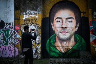 As Luigi Mangione's lawyers head to court, support grows for the accused 'vigilante'