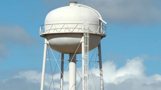  Long Grove asks residents to limit water usage as month-long water tower maintenance begins