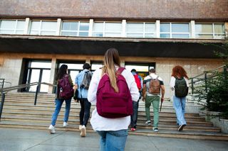 Student loan borrowers will get an interest rate cut if they sign up for auto pay