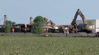 Train derails outside of Monmouth; no injuries reported