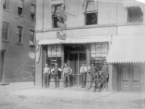 Memories of Muscatine: A newspaper office in the late 1800s