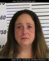 Walcott woman arrested for allegeldy physically abusing, neglecting her minor children