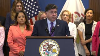  Pritzker signs bill protecting medical records for abortion patients in Illinois