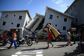 U.S. pledges generous earthquake relief to Venezuela