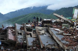 Untold casualties and humanitarian needs: What to know a week from Venezuela's quakes