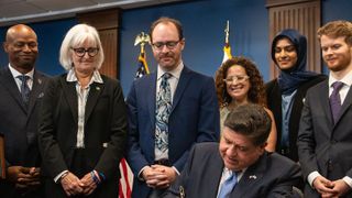  Pritzker signs landmark AI regulation bill that aims to mitigate risks