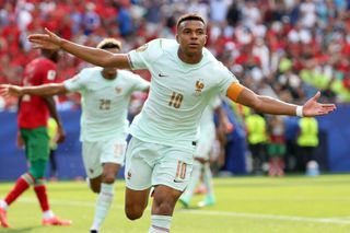 France downs Morocco 2-0 to advance to the World Cup semifinal