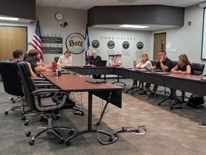 Bettendorf schools taps alumnus John W. Elkin as interim leader