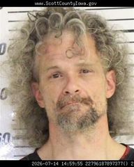 Davenport man arrested for allegedly possessing child sex abuse materials