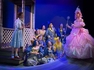 REVIEW: The Wizard of Oz at Circa '21 Dinner Playhouse in Rock Island