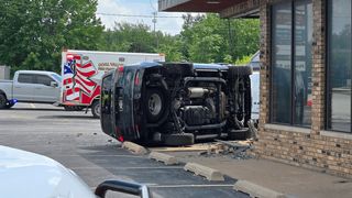 Vehicle strikes building in Milan