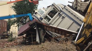 Buildings collapse overnight in Muscatine