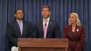 Giannoulias becomes 2nd statewide officeholder running for Chicago mayor 