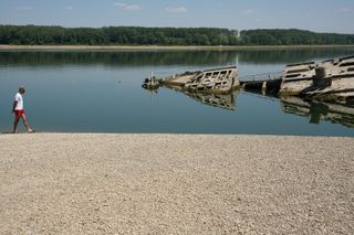 Europe heat wave fuels drought, fires and energy fears