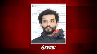  Davenport man charged after 2 officers were injured during arrest, police say