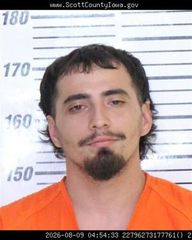 Davenport man faces charges on separate gun, willful injury cases