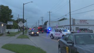  Muscatine officer shot during traffic stop; suspect still at large