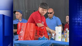 Rock Island teen wins Illinois' best bagger competition