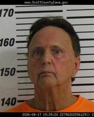 Davenport man charged with theft, forgery after allegedly cashing false checks