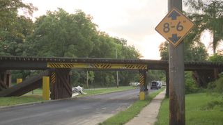  Several strikes and counting: Residents say Kirkwood Blvd. train bridge needs new signs